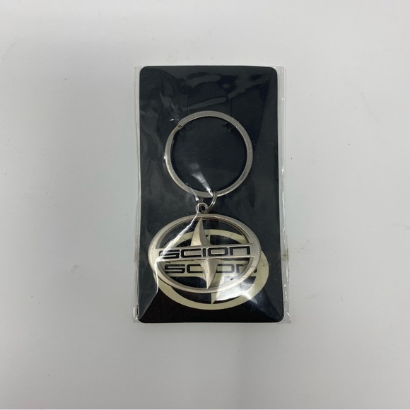 Toyota Scion Advertising‎ LogoKeyRing Keychain Silvertone Metal New in Package - Picture 1 of 5
